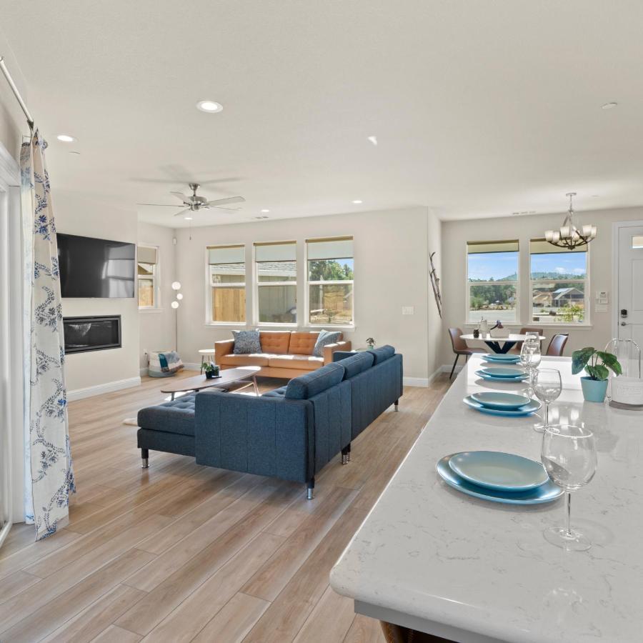 Newly Built Murphys Modern Retreat Екстер'єр фото